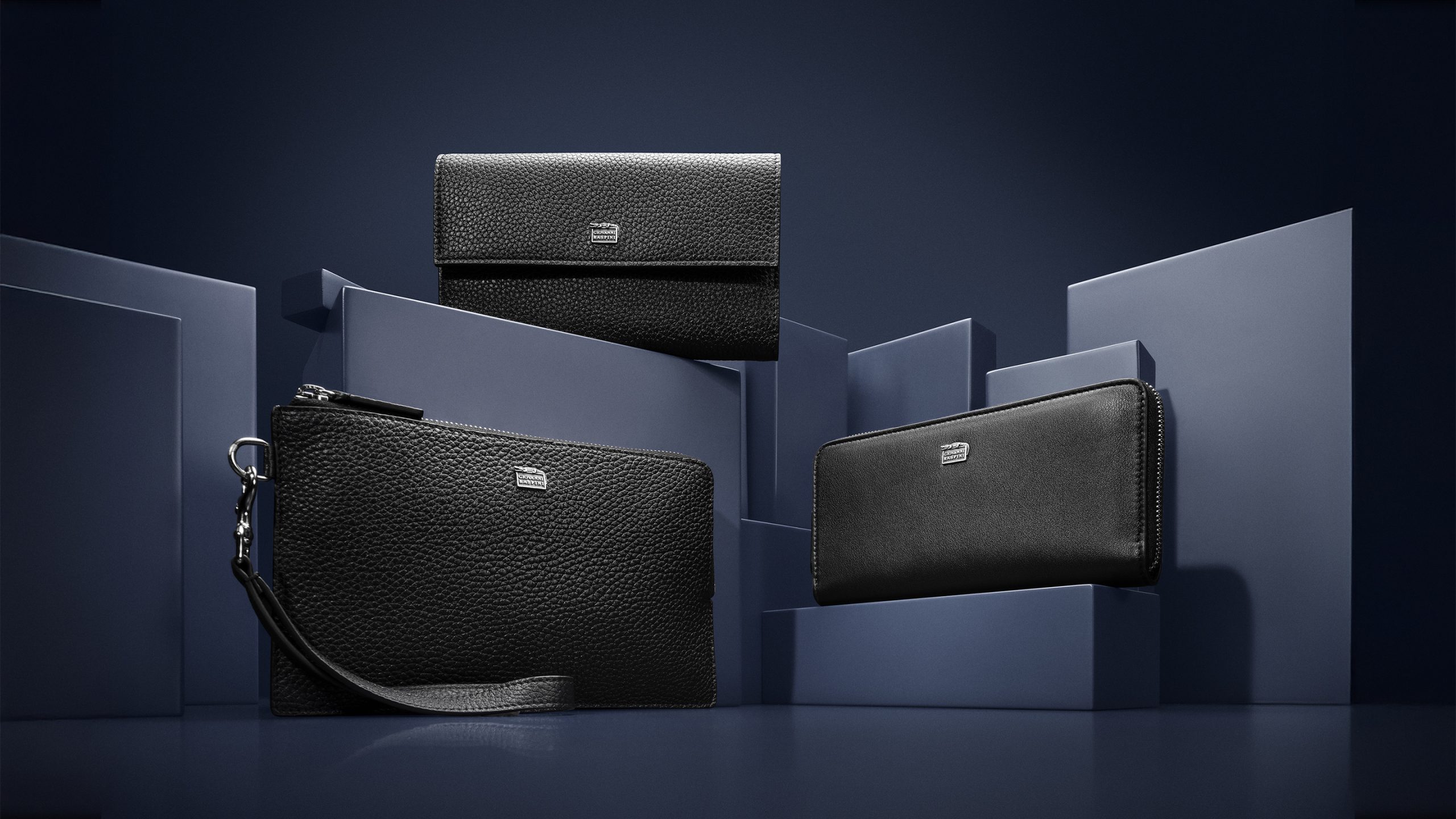 Raspini Wallet Digital Campaign - Luxury photography by Tailer Darden Studio Florence